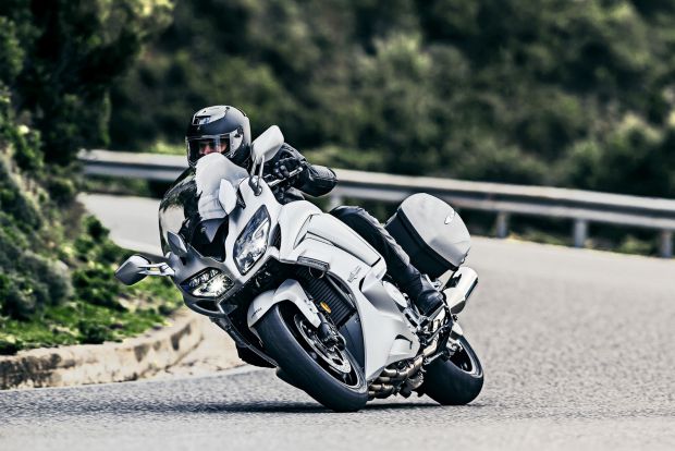 yamaha-fjr1300-2016-01[1].jpg